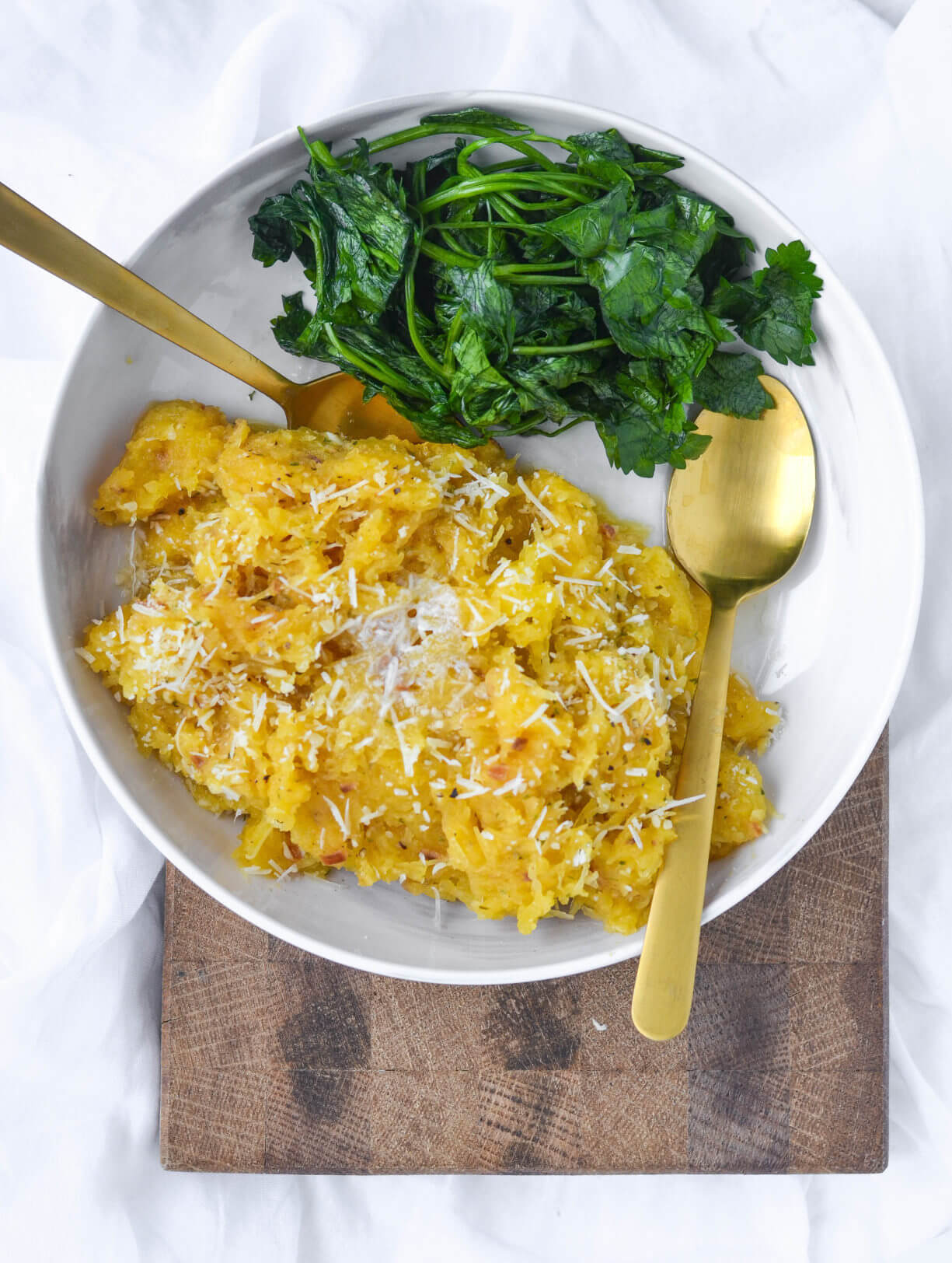 Nutritious Keto Crockpot Recipes: Slow Cooker Garlic Parmesan Spaghetti Squash