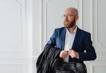 15 Amazing Grooming Tips for Men With Shaved Heads